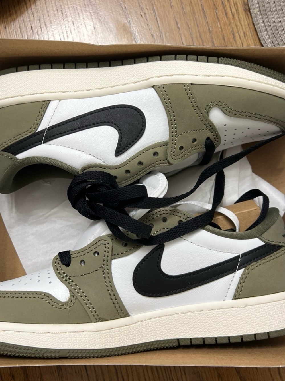 Jordan Low-Top Sneakers in Olive Green and White with Black Swoosh 4Y